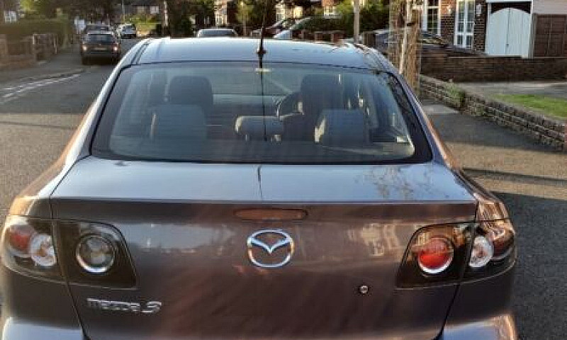 Mazda 3 Saloon 2009...