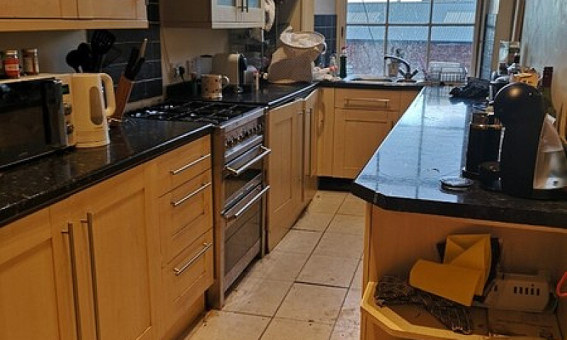 5 Bedroom New Town F...