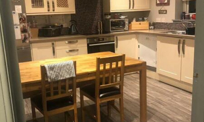 3 Bedroom Bungalow F...