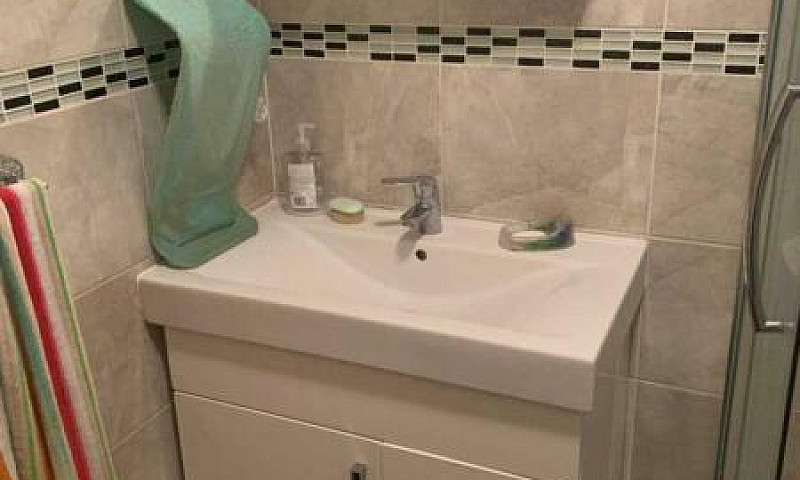 3 Bedrooms In Greenl...