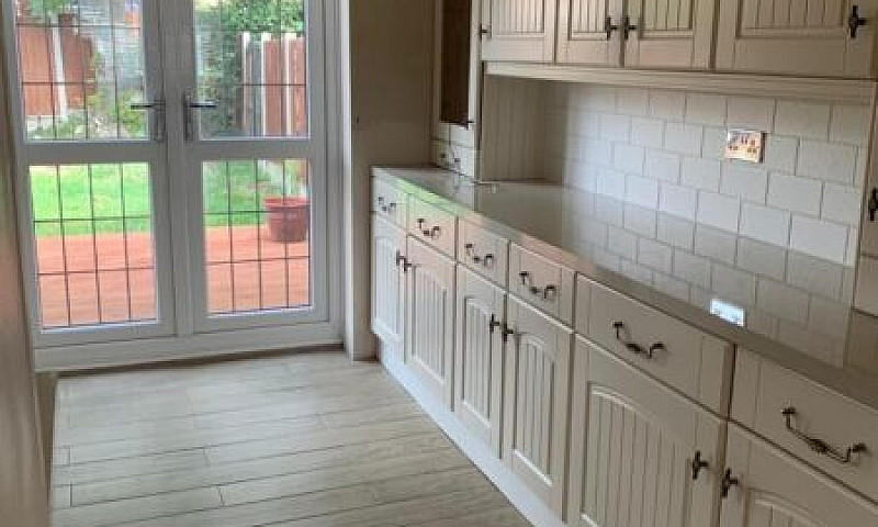 3 Bedroom House To L...