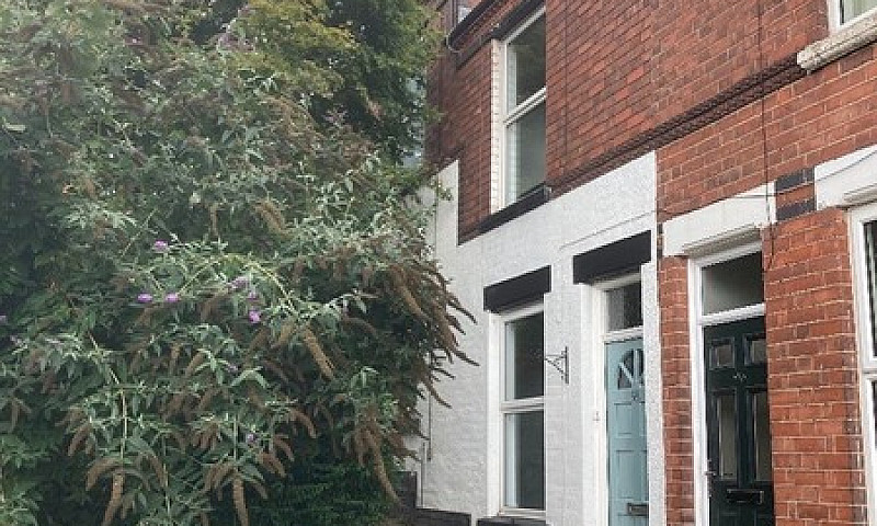 2Bed House Snienton ...