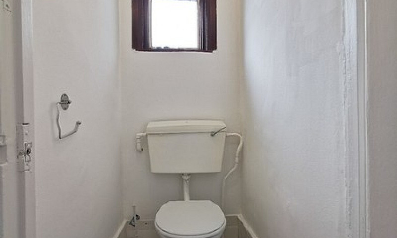 Large First Floor Fl...