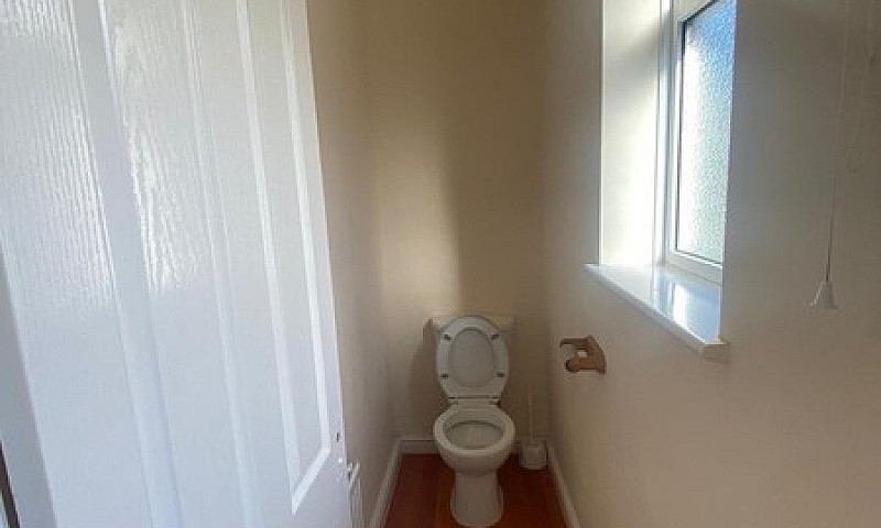 Spacious 2 Bed Flat ...