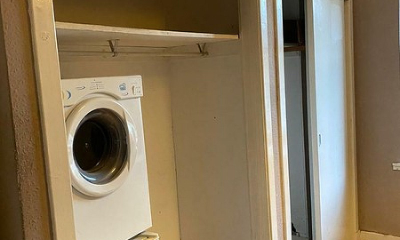 1 Bedroom Flat For S...