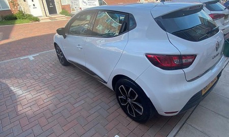 2017 Renault Clio 1....