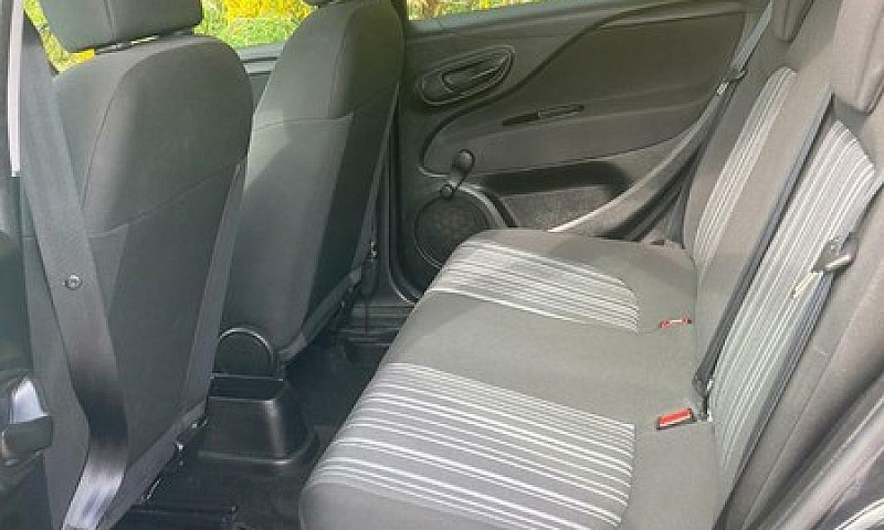 2011 Fiat Punto Evo ...