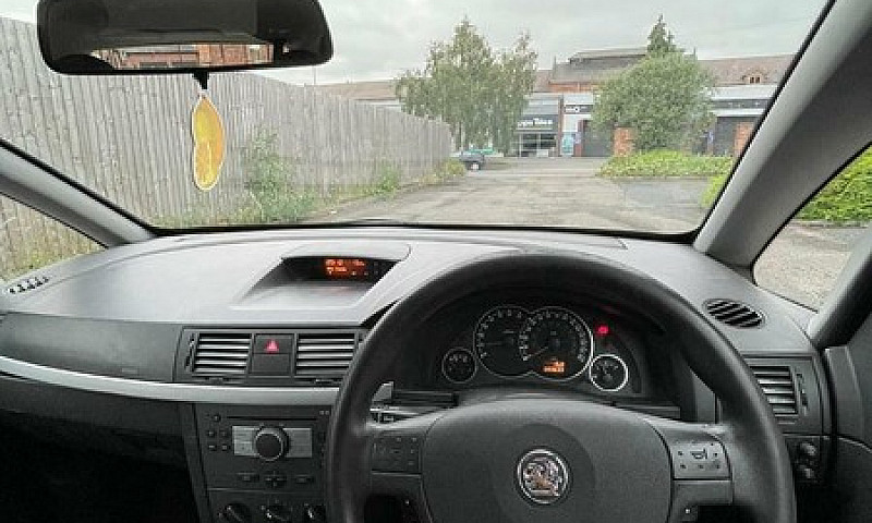 2010 Vauxhall Meriva...