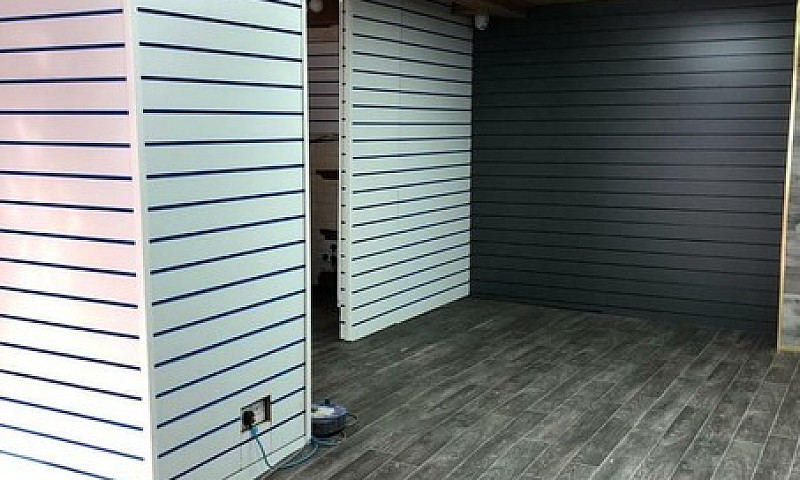 Shop For Rent In Ash...