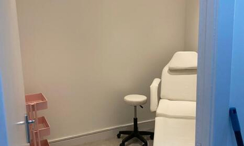 Clinic/Beauty Room T...
