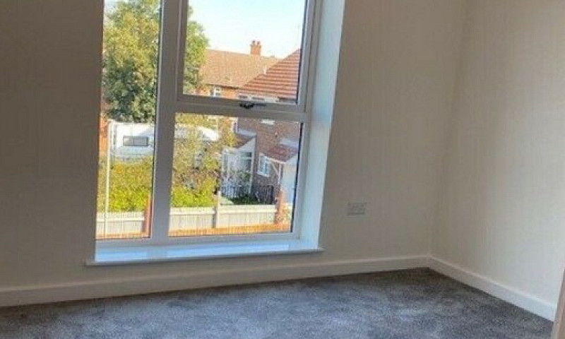 Stunning Spacious 2 ...