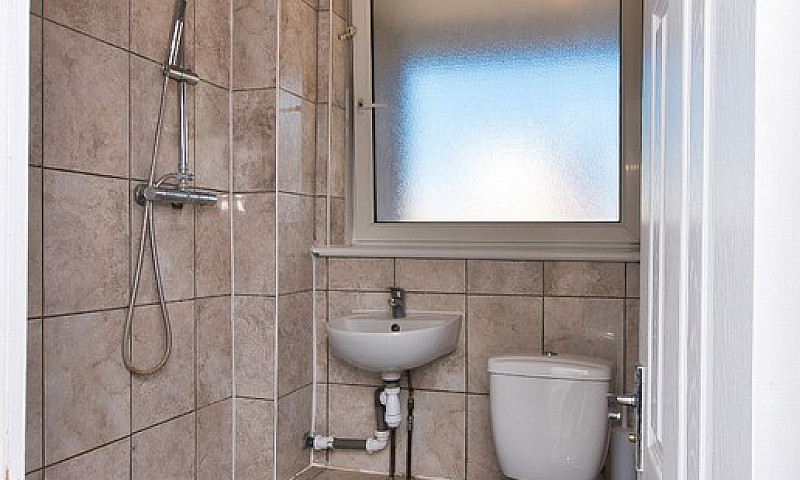 Wonderful 4 Bed Mais...