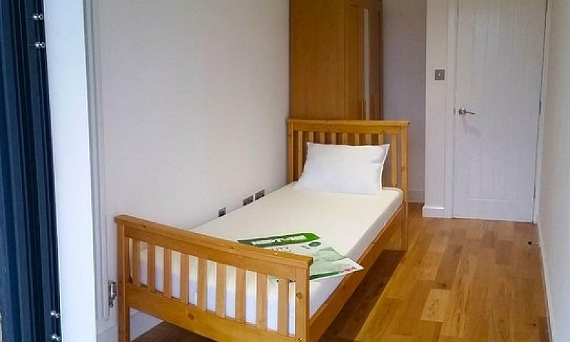 4 Bedroom Flat In An...