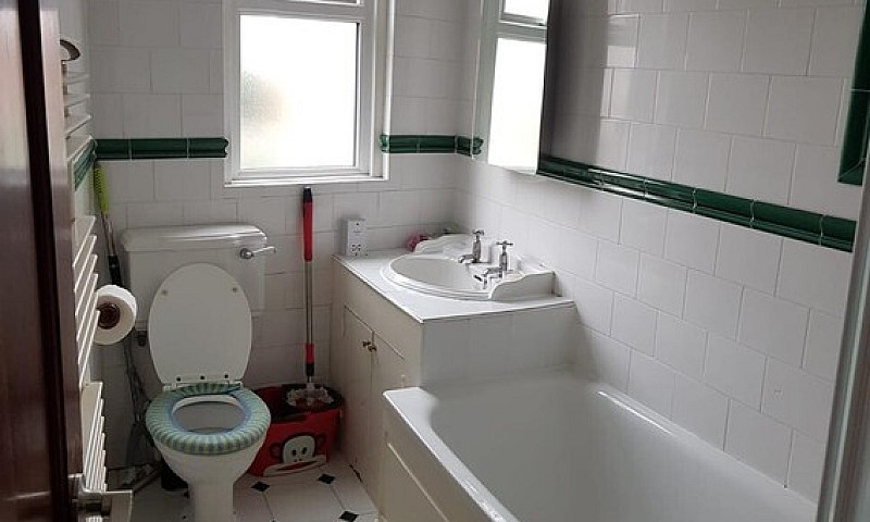 Ensuite Double Room ...