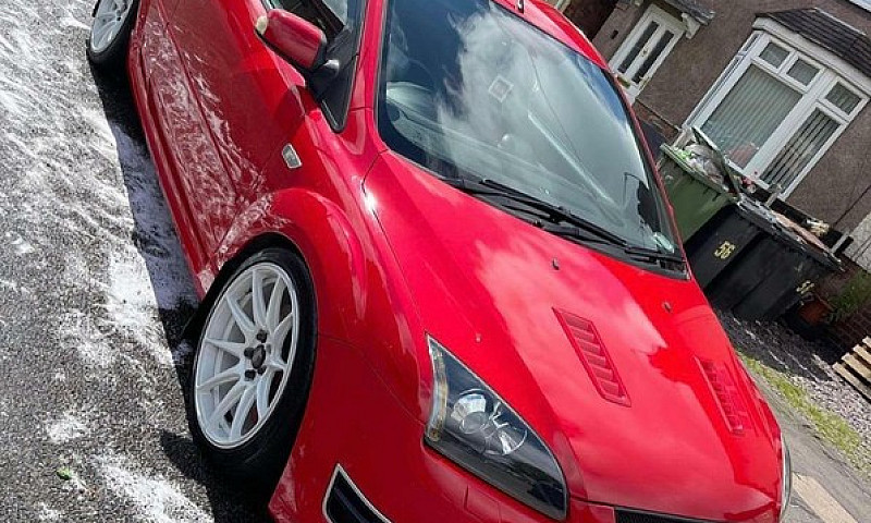 Ford Focus St-2 ...