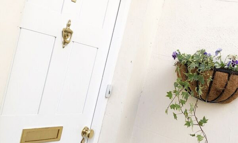 Regency Apartment ...