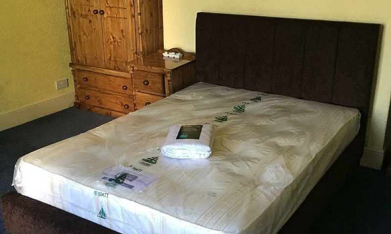 Ensuite Double Room ...
