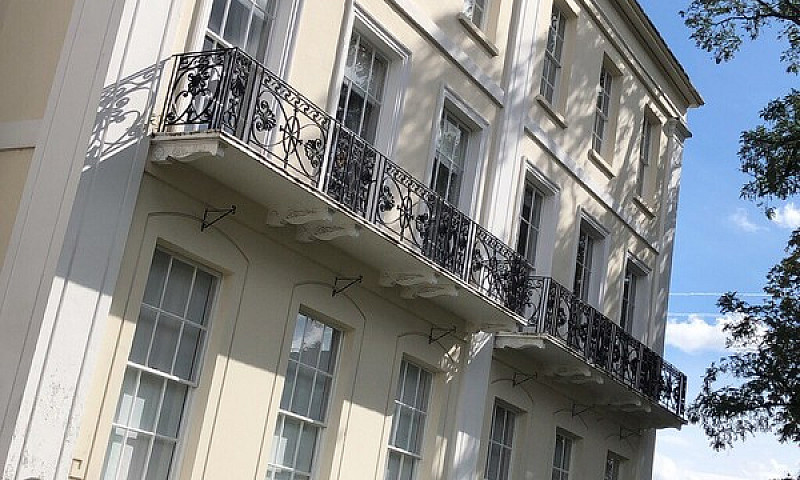 Regency Apartment ...