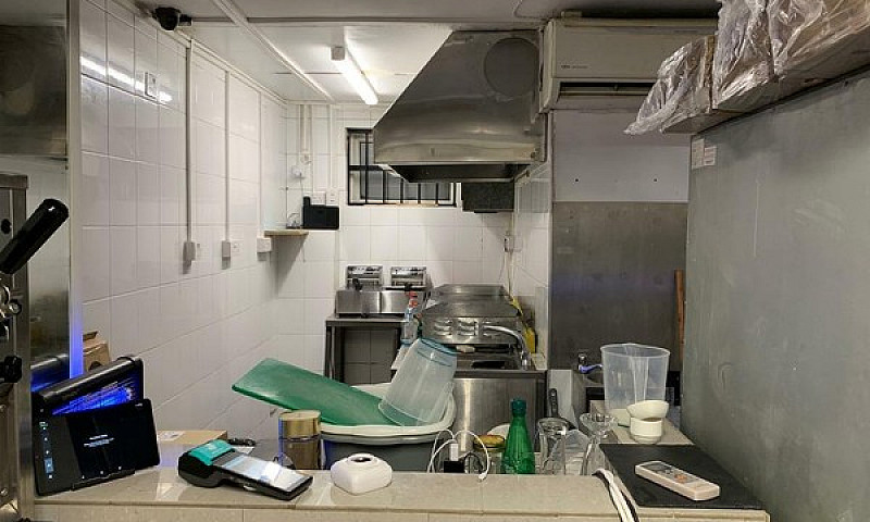 Commercial Kitchen F...