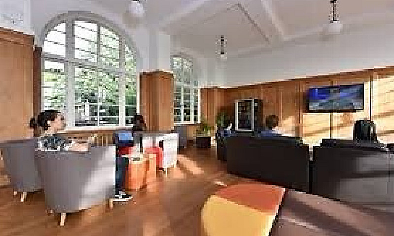 Single Room In Tooti...