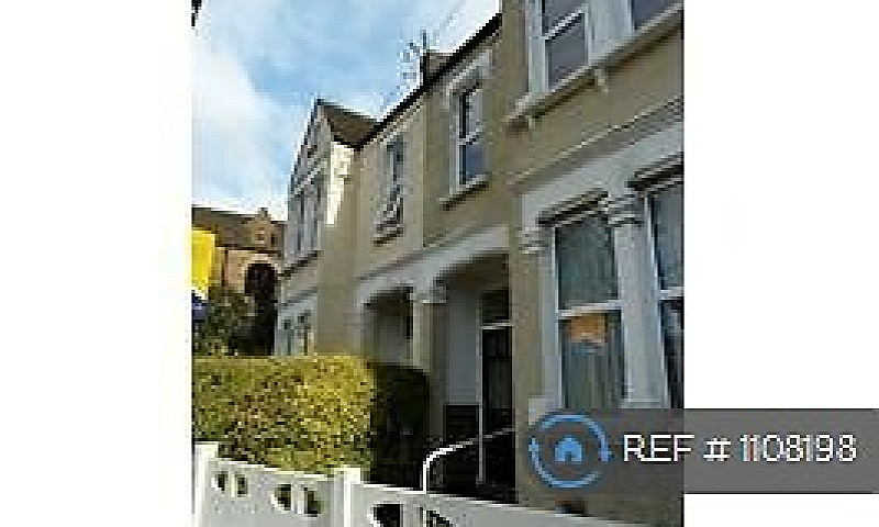 3 Bedroom Flat In Ma...