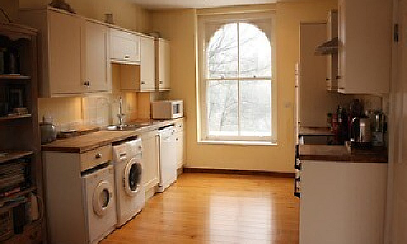 3 Bedroom Flat In St...