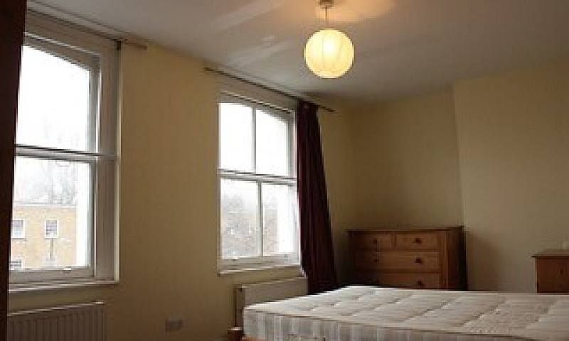 3 Bedroom Flat In St...
