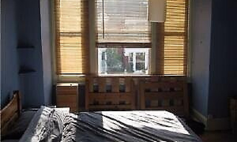Gorgeous 3 Bed In To...