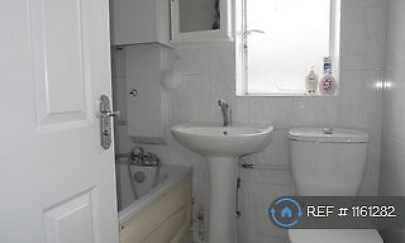 Studio Flat In Glouc...