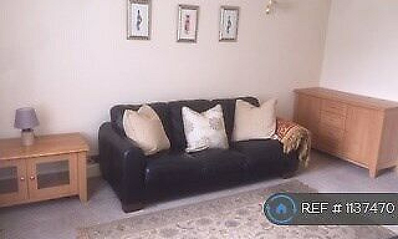 2 Bedroom Flat In Sc...