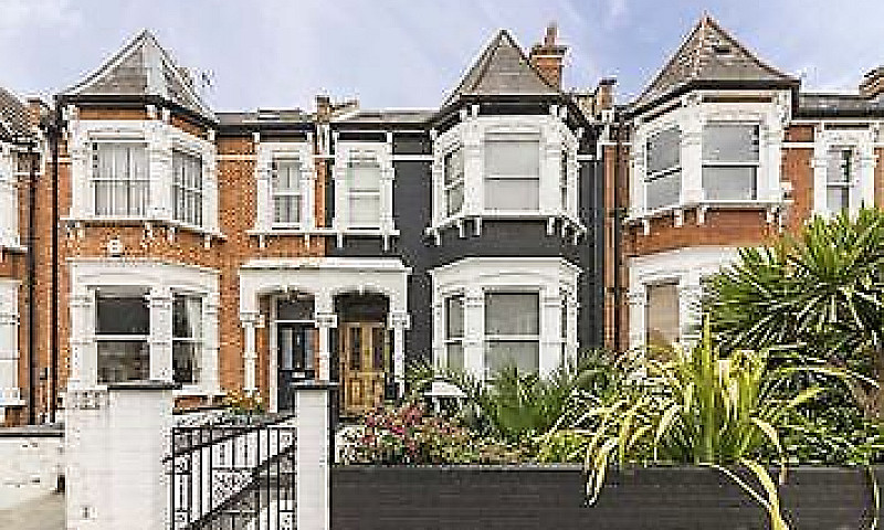 Studio Flat In Hillf...