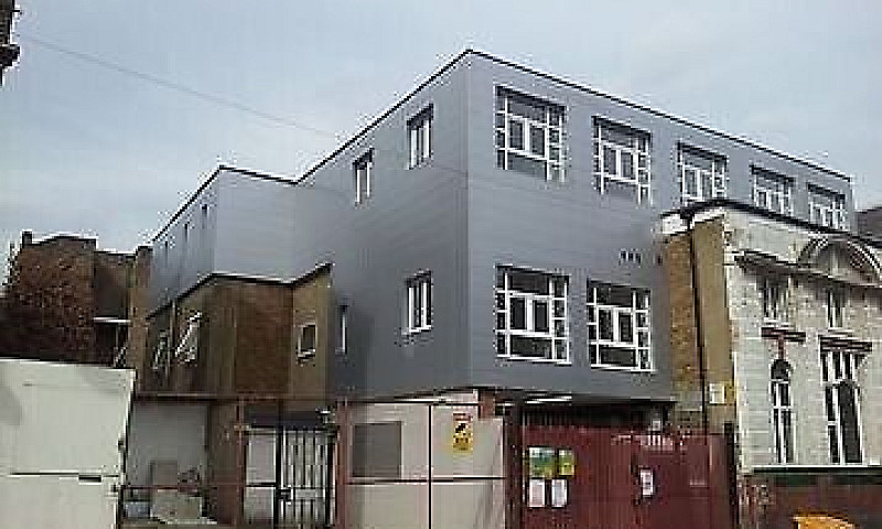 Fabulous Bedsit With...