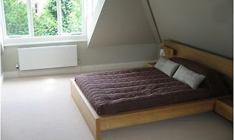 Modern Studio Flat -...