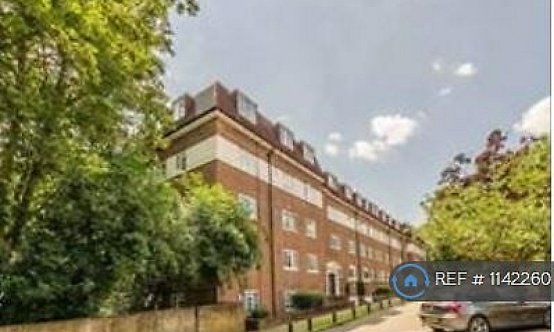 2 Bedroom Flat In Su...