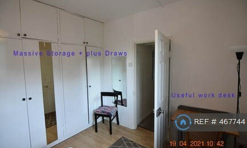 3 Bedroom Flat In Wi...