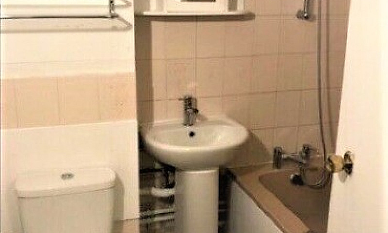 Spacious One Bed Hou...
