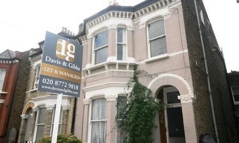 New 1 Bedroom Flat W...