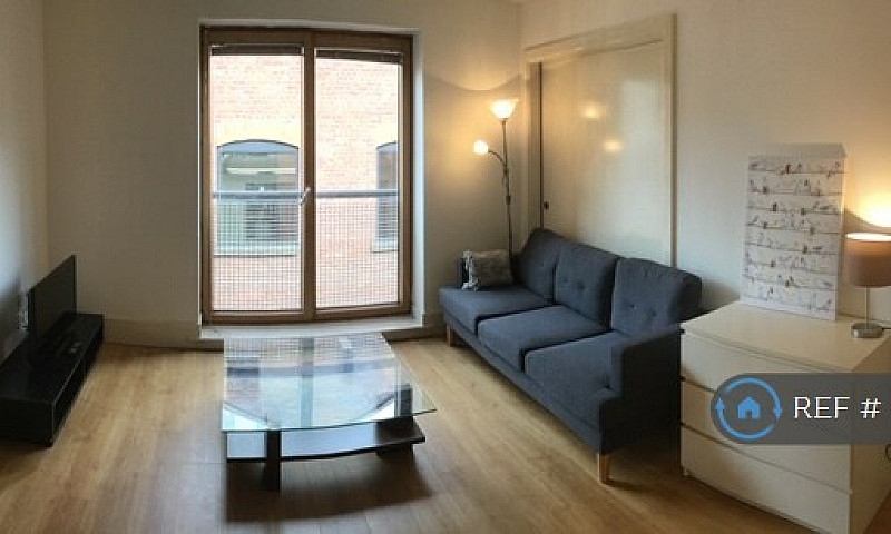 2 Bedroom Flat In Th...