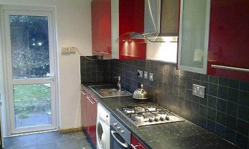 2 Bedroom Flat To Re...