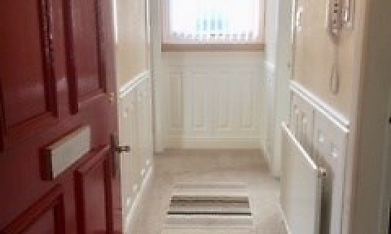 2 Bedroom Flat In Sc...