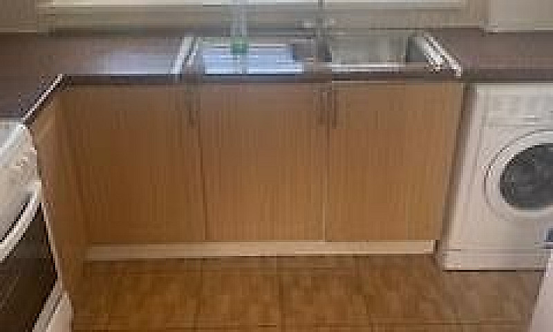 3 Bedroom Flat In Li...