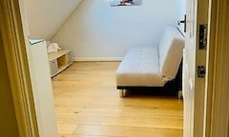 2 Bedroom Flat In Ce...