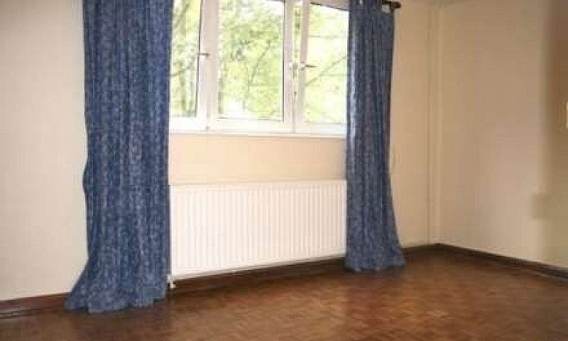 2 Bedroom Maisonette...