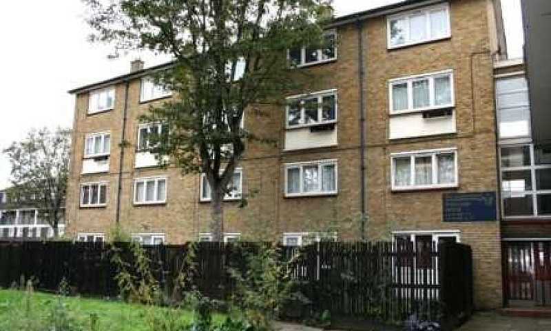 2 Bedroom Maisonette...