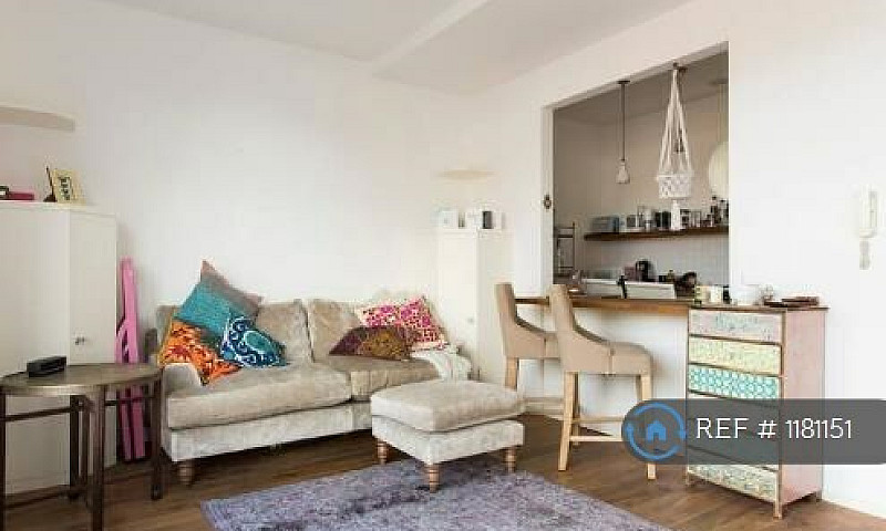 Studio Flat In Stran...