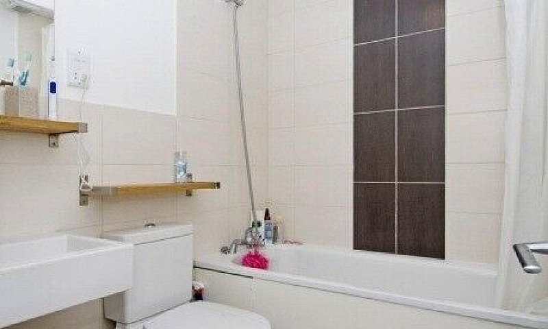 New 1 Bedroom Flat W...