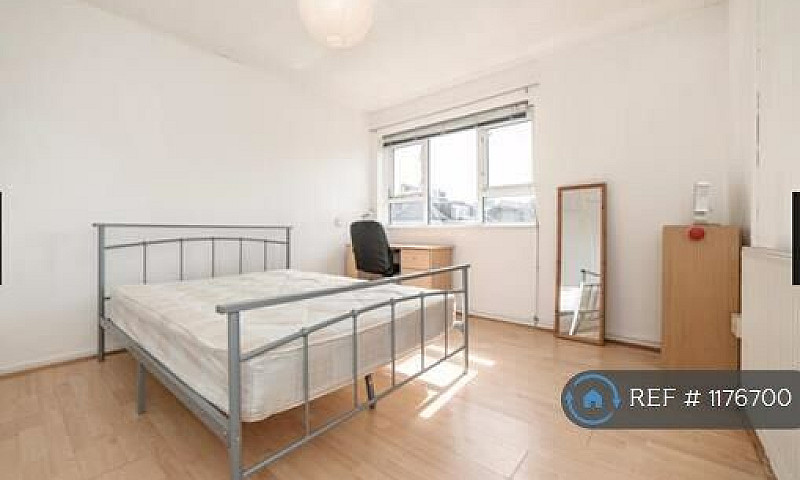 3 Bedroom Flat In Pe...
