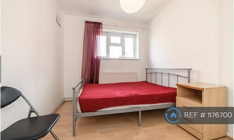 3 Bedroom Flat In Pe...