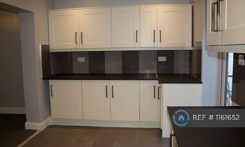 4 Bedroom House In L...