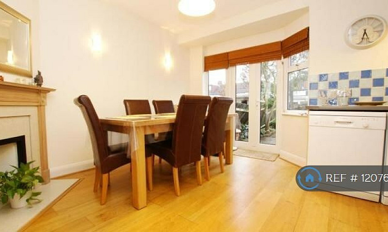 3 Bedroom House In L...
